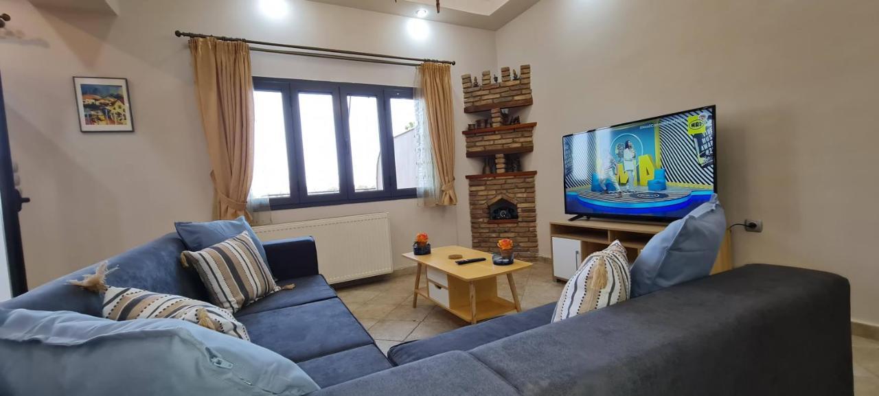 'The Seagull' Traditional Cottage Néa Mákri エクステリア 写真